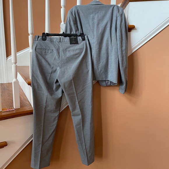 Banana Republic Factory NWT Sz 4 Ryan pant and matching Gray twill blazer - Picture 5 of 16